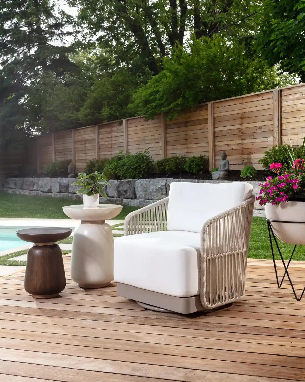 Sunpan KIRI END TABLE - Outdoor Furniture