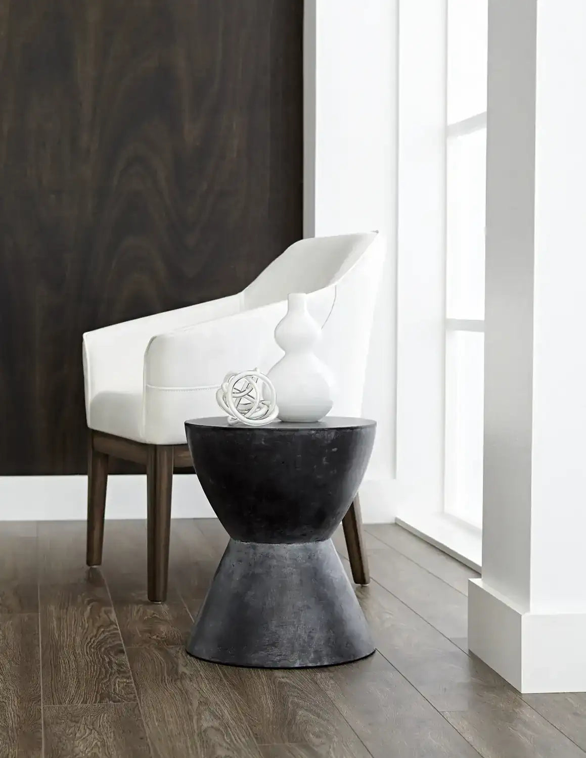 Sunpan LOGAN END TABLE - Outdoor Furniture
