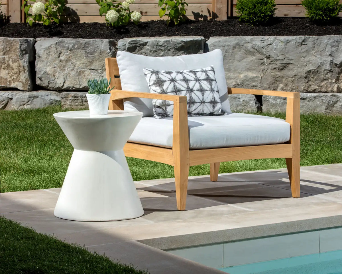 Sunpan ASTLEY END TABLE - Outdoor Furniture