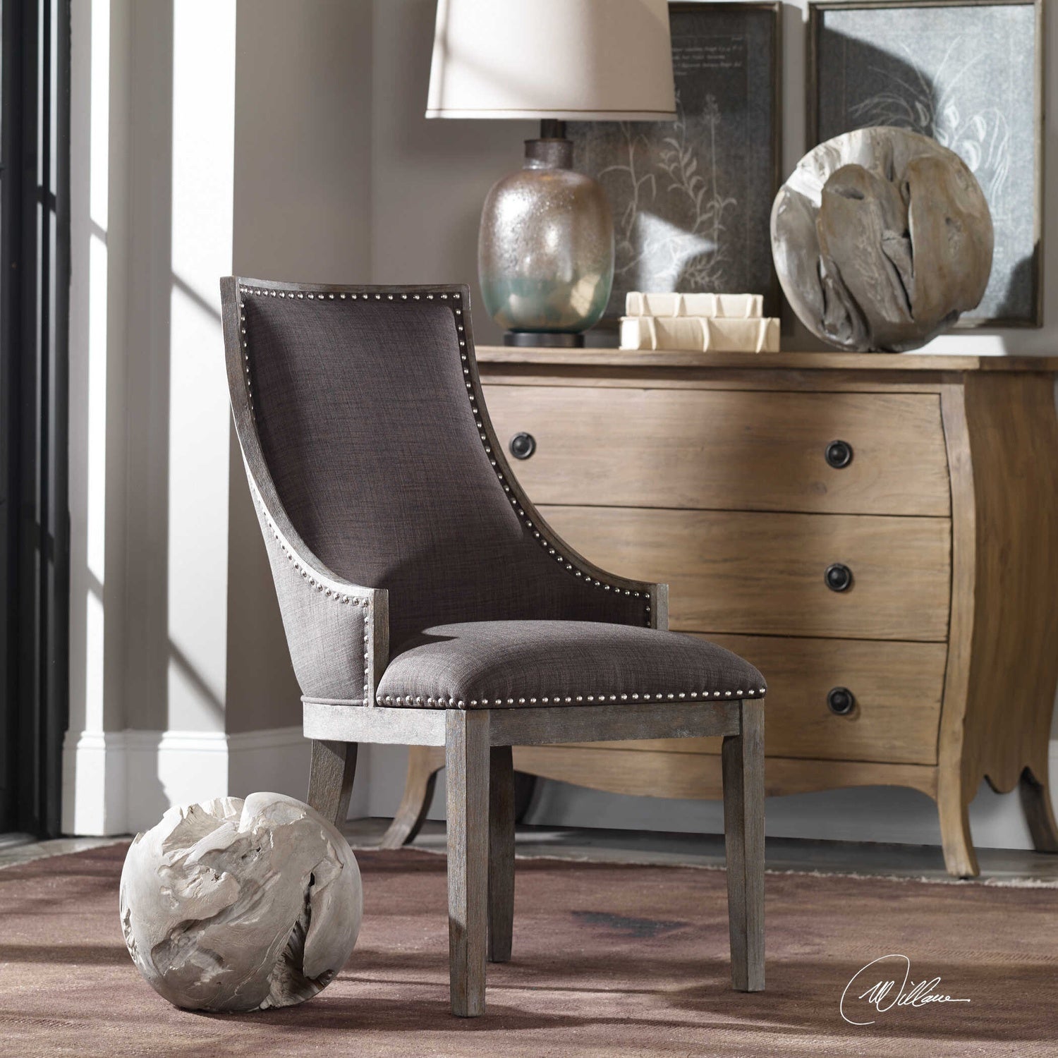 UTTERMOST AIDRIAN ACCENT CHAIR - Lounge