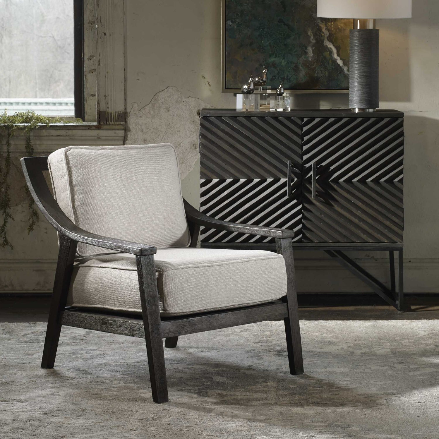 UTTERMOST LYLE ACCENT CHAIR - Lounge