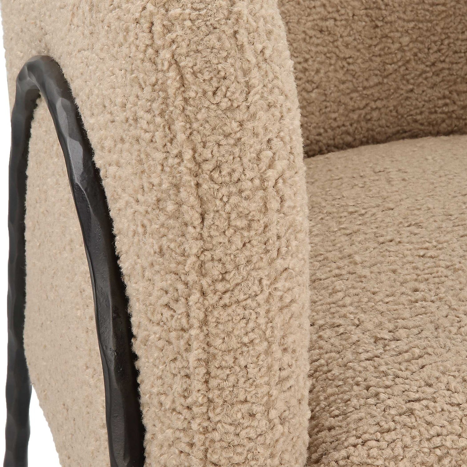 UTTERMOST JACOBSEN SHEARLING BARREL CHAIR - Lounge