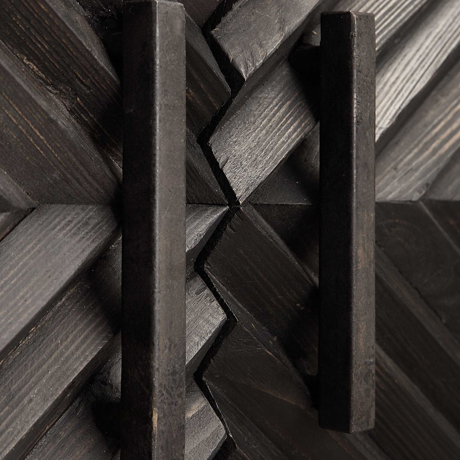 THE UTTERMOST CO. 24840 954d8210-42af-4c3c-b92d-bcf9600f7fc4