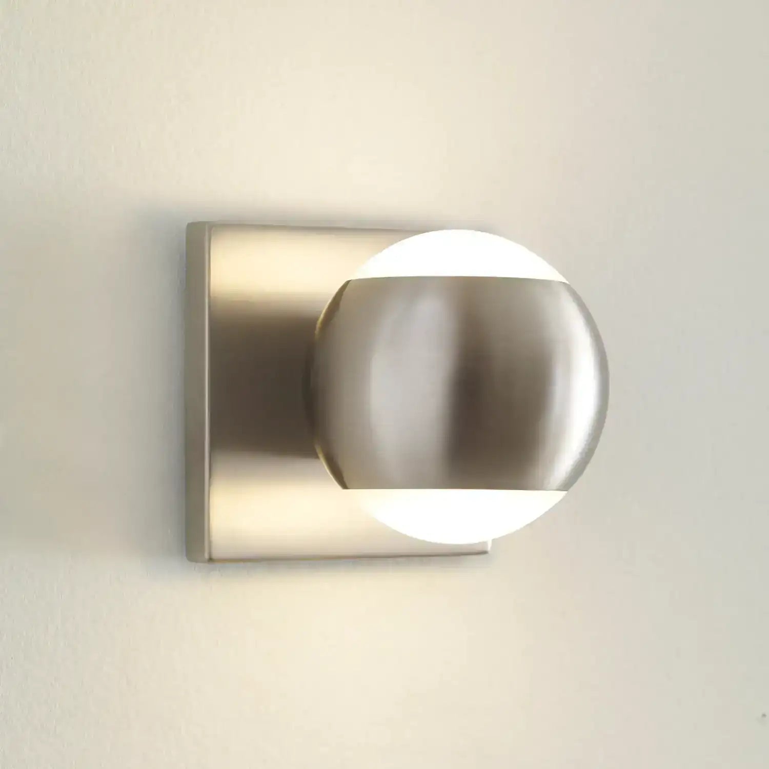 VISUAL COMFORT MODERN, OKO BATH, VANITY LIGHT