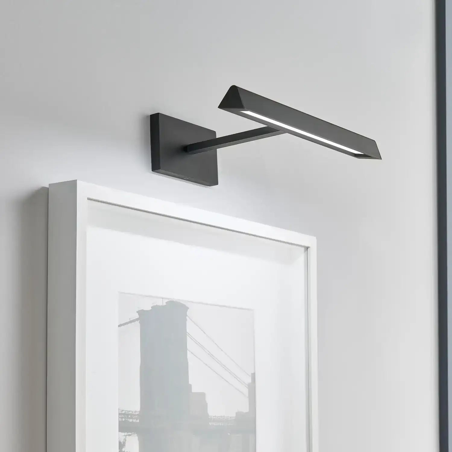 VISUAL COMFORT MODERN, DESSAU PICTURE LIGHT, WALL SCONCES