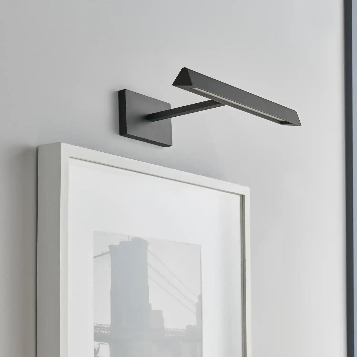 VISUAL COMFORT MODERN, DESSAU PICTURE LIGHT, WALL SCONCES