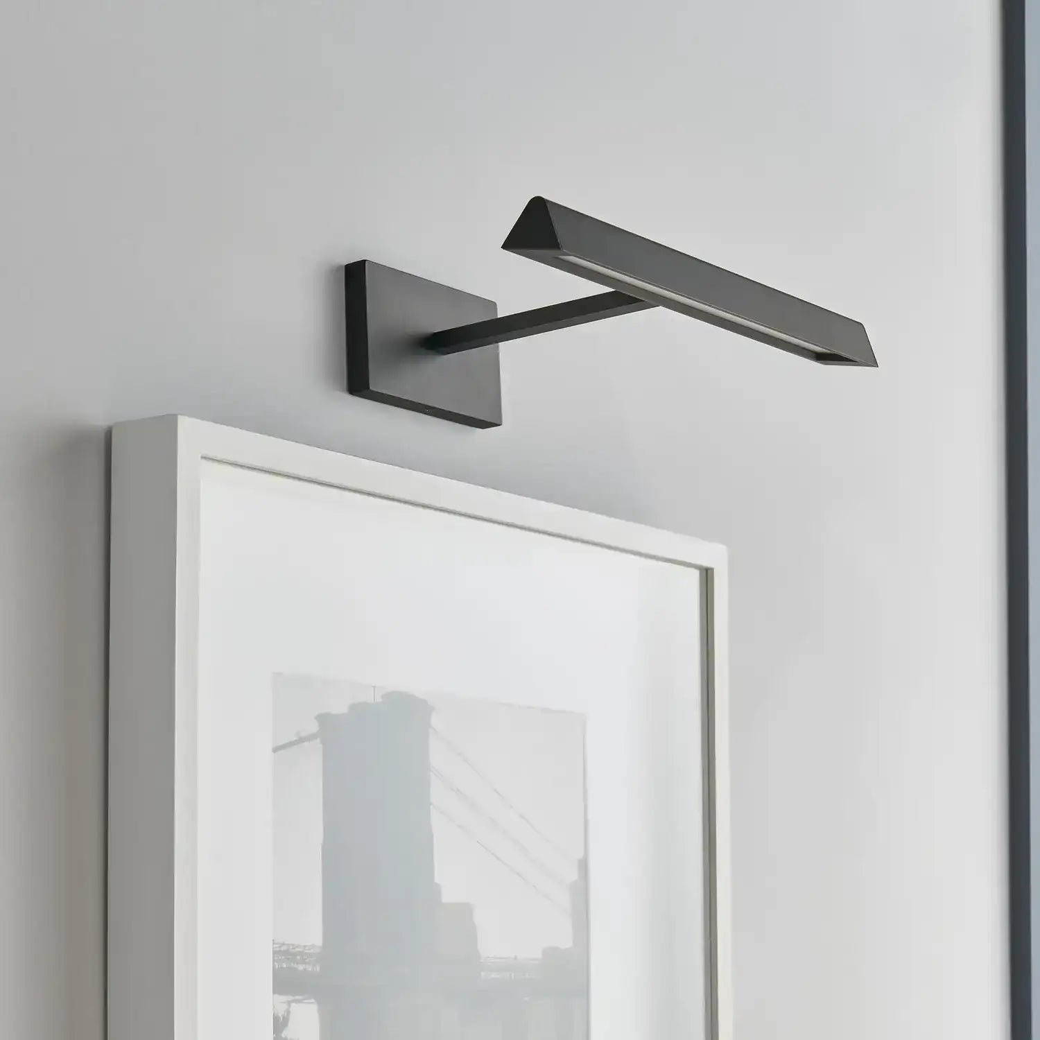 VISUAL COMFORT MODERN, DESSAU PICTURE LIGHT, WALL SCONCES