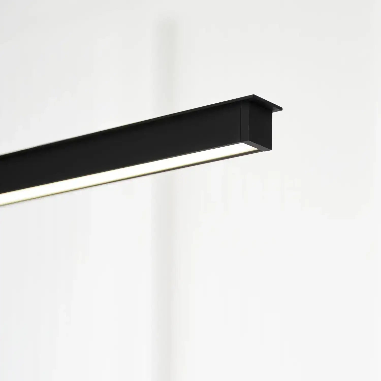VISUAL COMFORT MODERN, STAGGER LINEAR SUSPENSION, PENDANT LIGHT