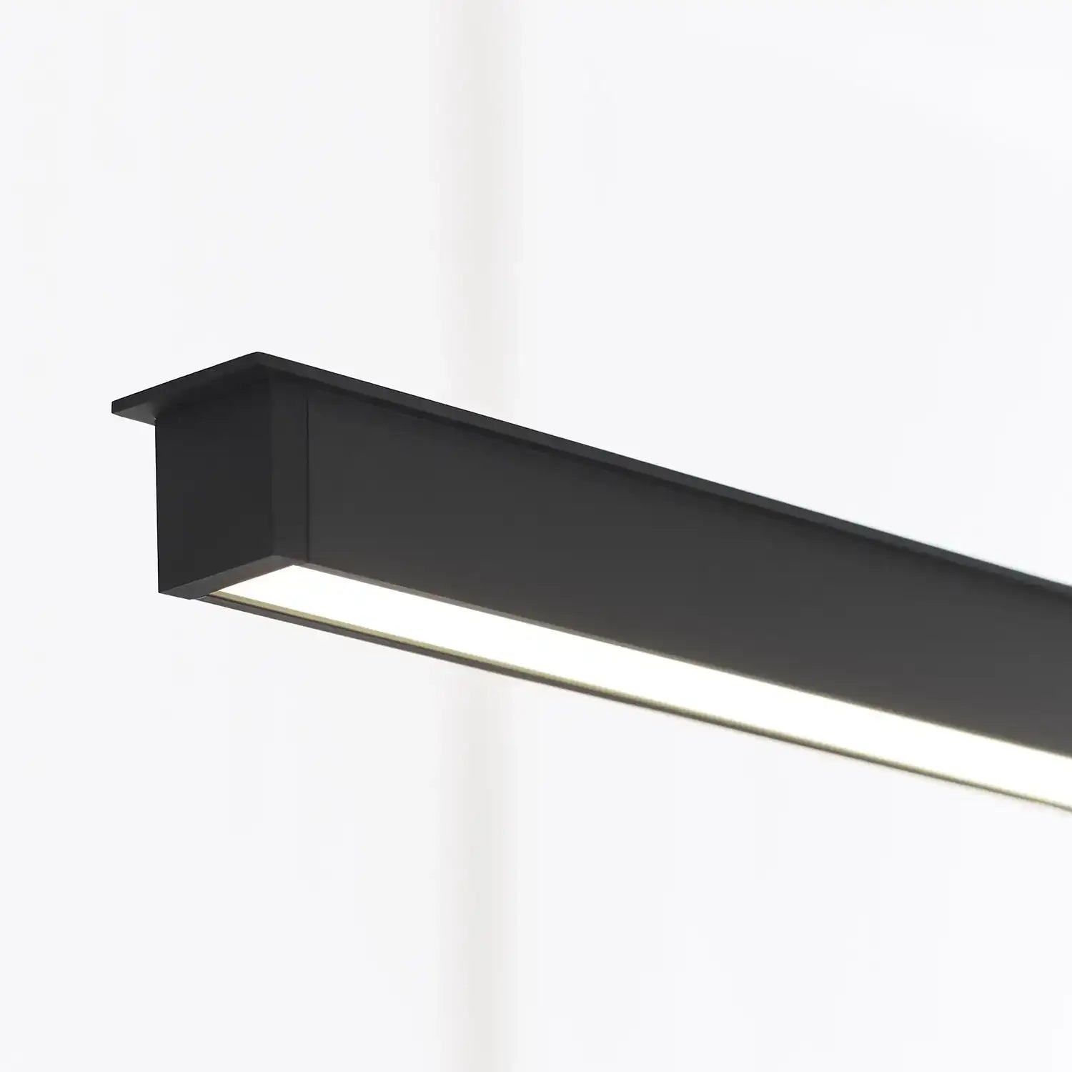 VISUAL COMFORT MODERN, STAGGER LINEAR SUSPENSION, PENDANT LIGHT