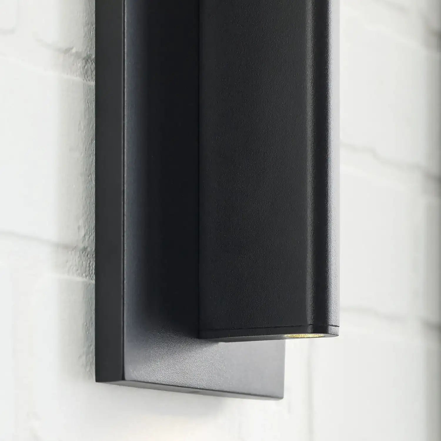 VISUAL COMFORT & CO., LLOYDS OUTDOOR WALL LIGHT, OUTDOOR WALL LIGHTS