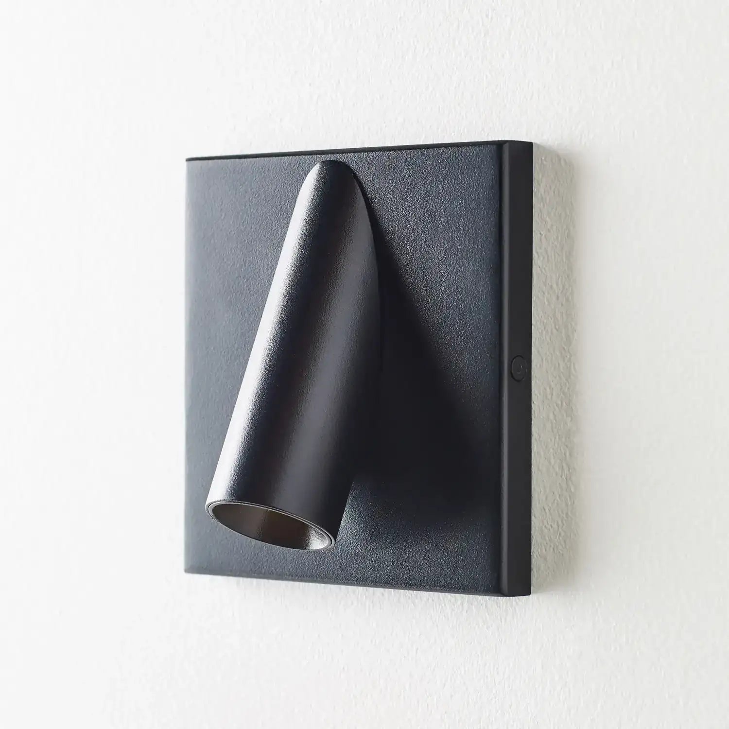 VISUAL COMFORT MODERN, PONTE OUTDOOR WALL, OUTDOOR WALL LIGHTS