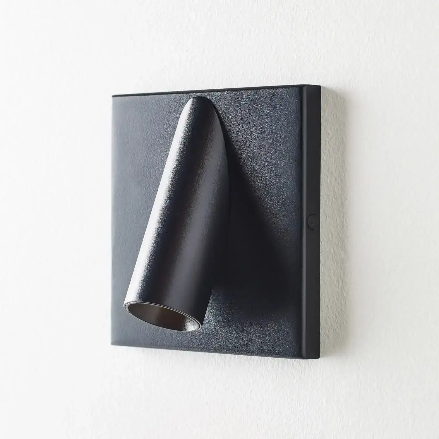 VISUAL COMFORT MODERN, PONTE OUTDOOR WALL, OUTDOOR WALL LIGHTS