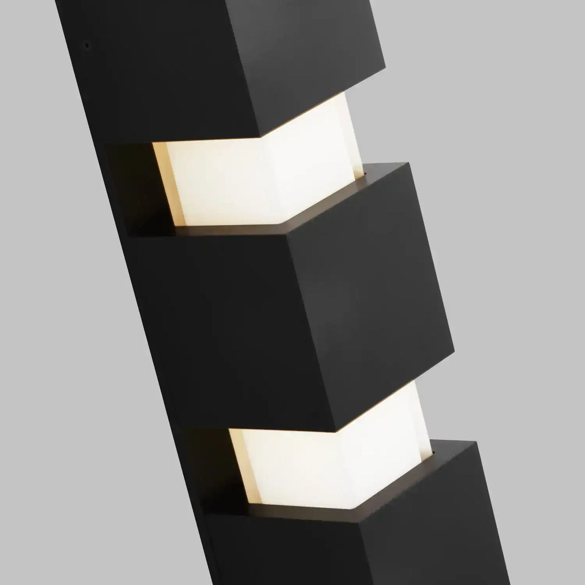 VISUAL COMFORT MODERN, LEAGAN OUTDOOR WALL LIGHT, OUTDOOR WALL LIGHTS