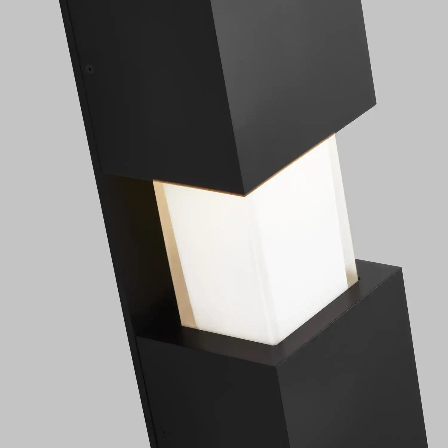 VISUAL COMFORT MODERN, LEAGAN OUTDOOR WALL LIGHT, OUTDOOR WALL LIGHTS