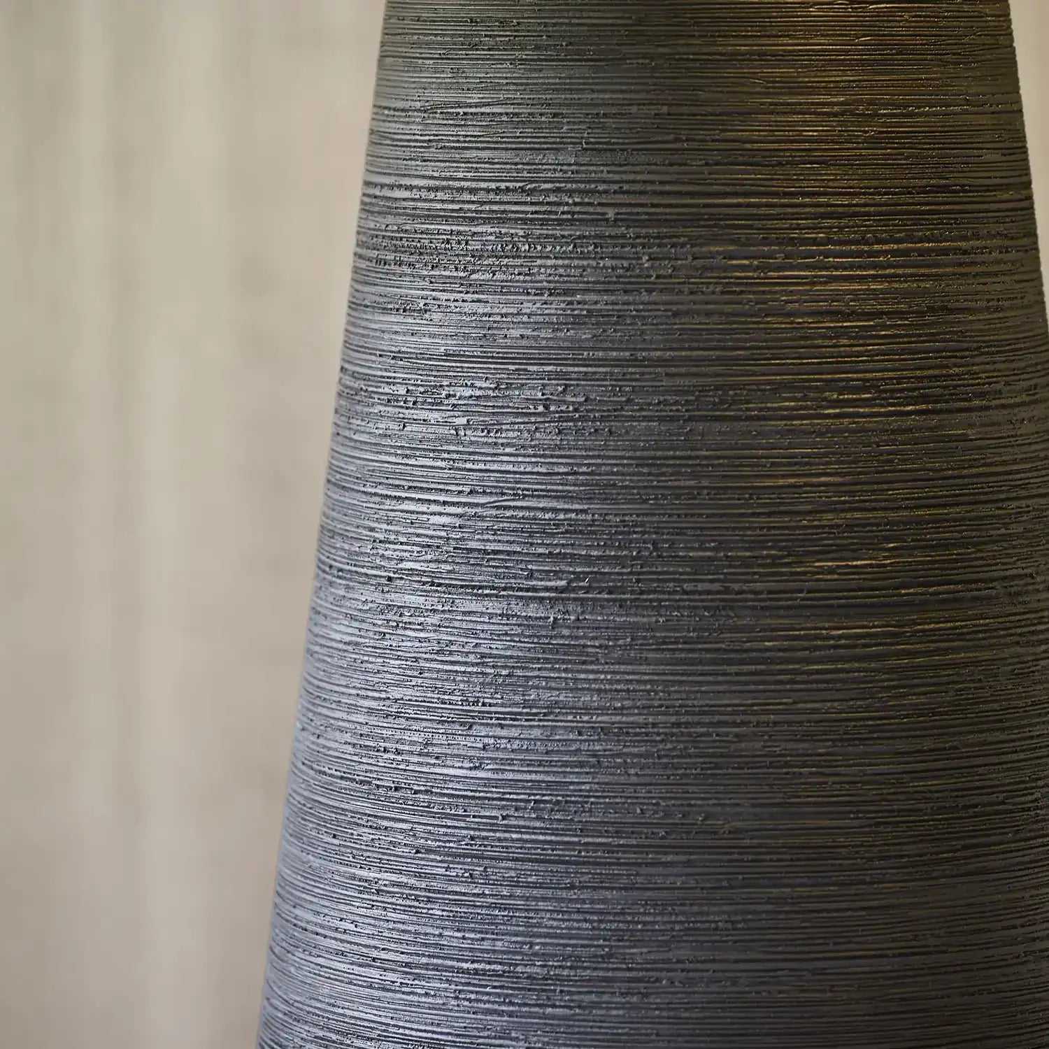 VISUAL COMFORT & CO. KARAM TABLE LAMP - Table