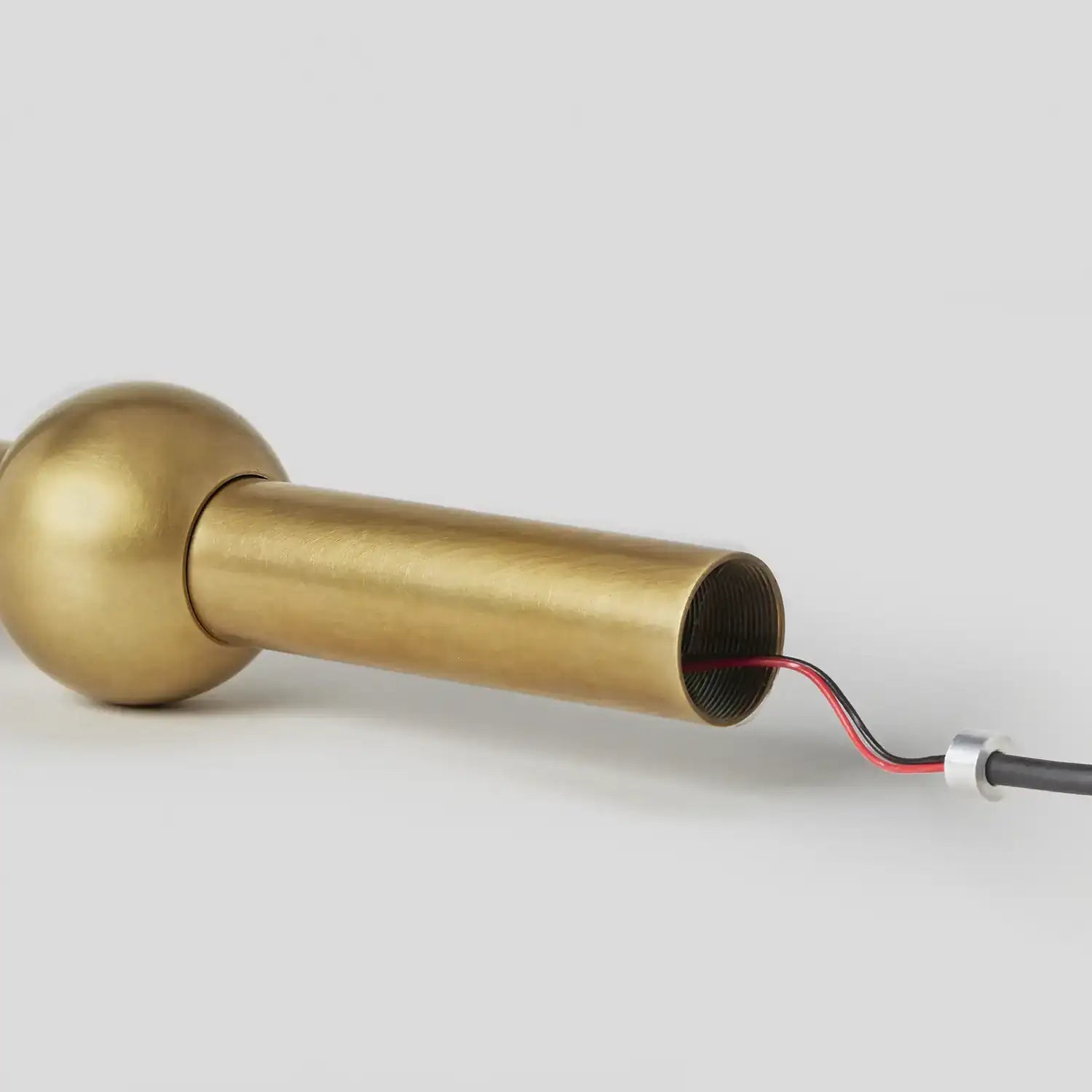 VISUAL COMFORT & CO., GUYED LINE-VOLTAGE PENDANTS, PENDANT LIGHT