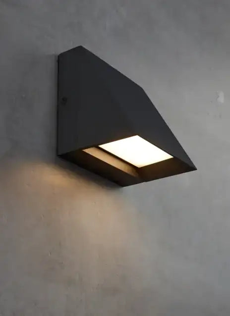 VISUAL COMFORT & CO., PITCH OUTDOOR WALL LIGHT, OUTDOOR WALL LIGHTS