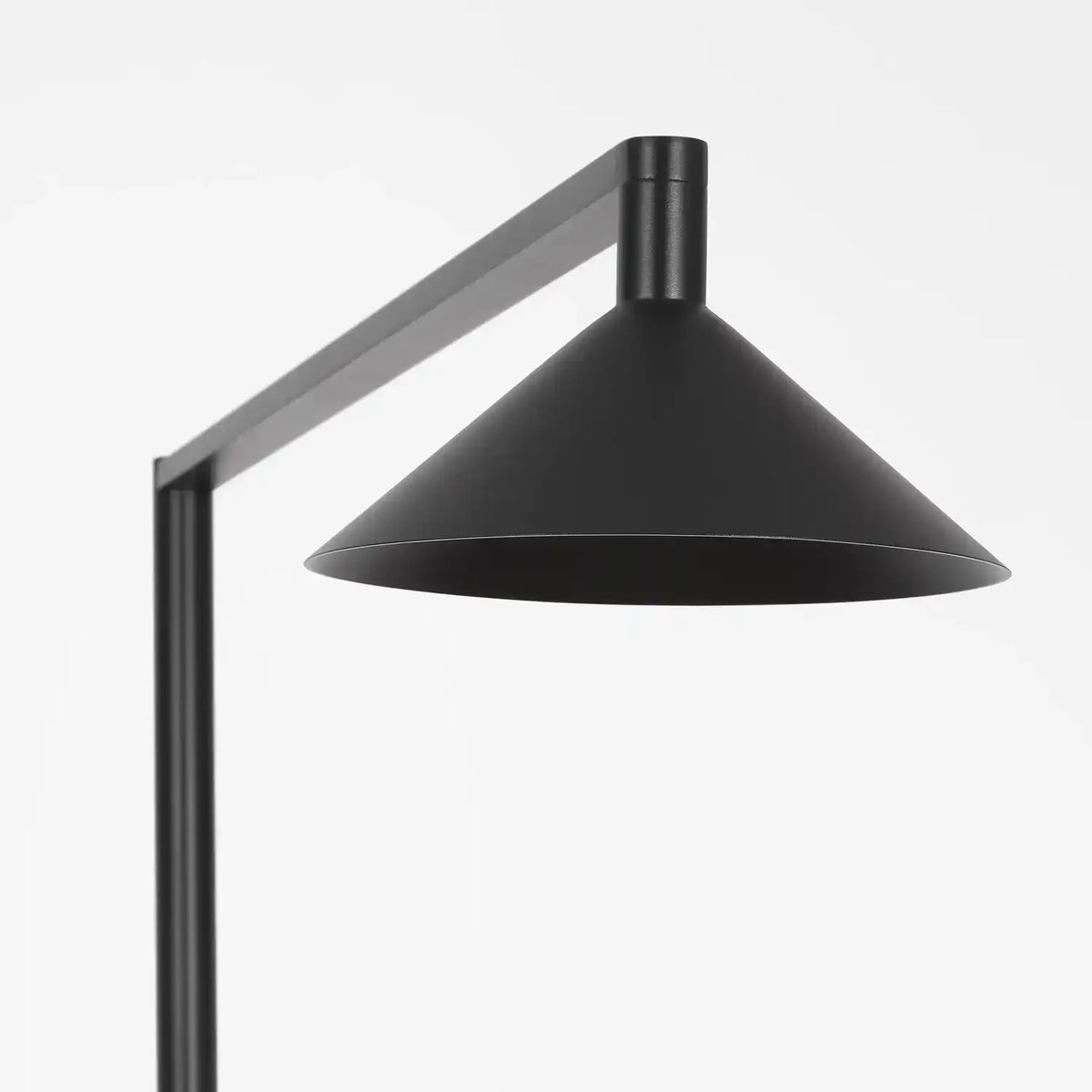 VISUAL COMFORT MODERN, MILL OUTDOOR GRANDE FLOOR LAMP, OUTDOOR WALL LIGHTS