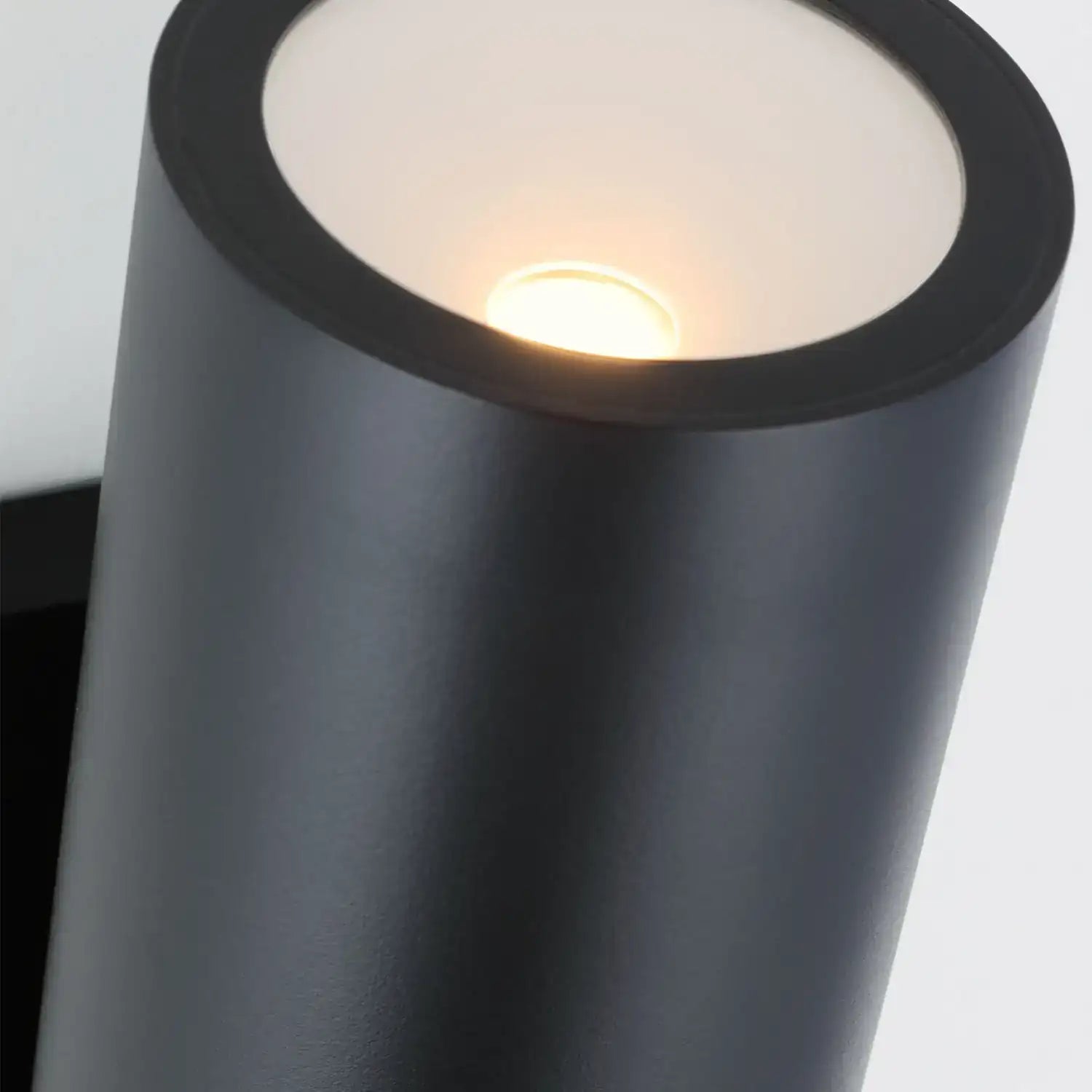 VISUAL COMFORT & CO. PRESSA OUTDOOR WALL LIGHT - Wall