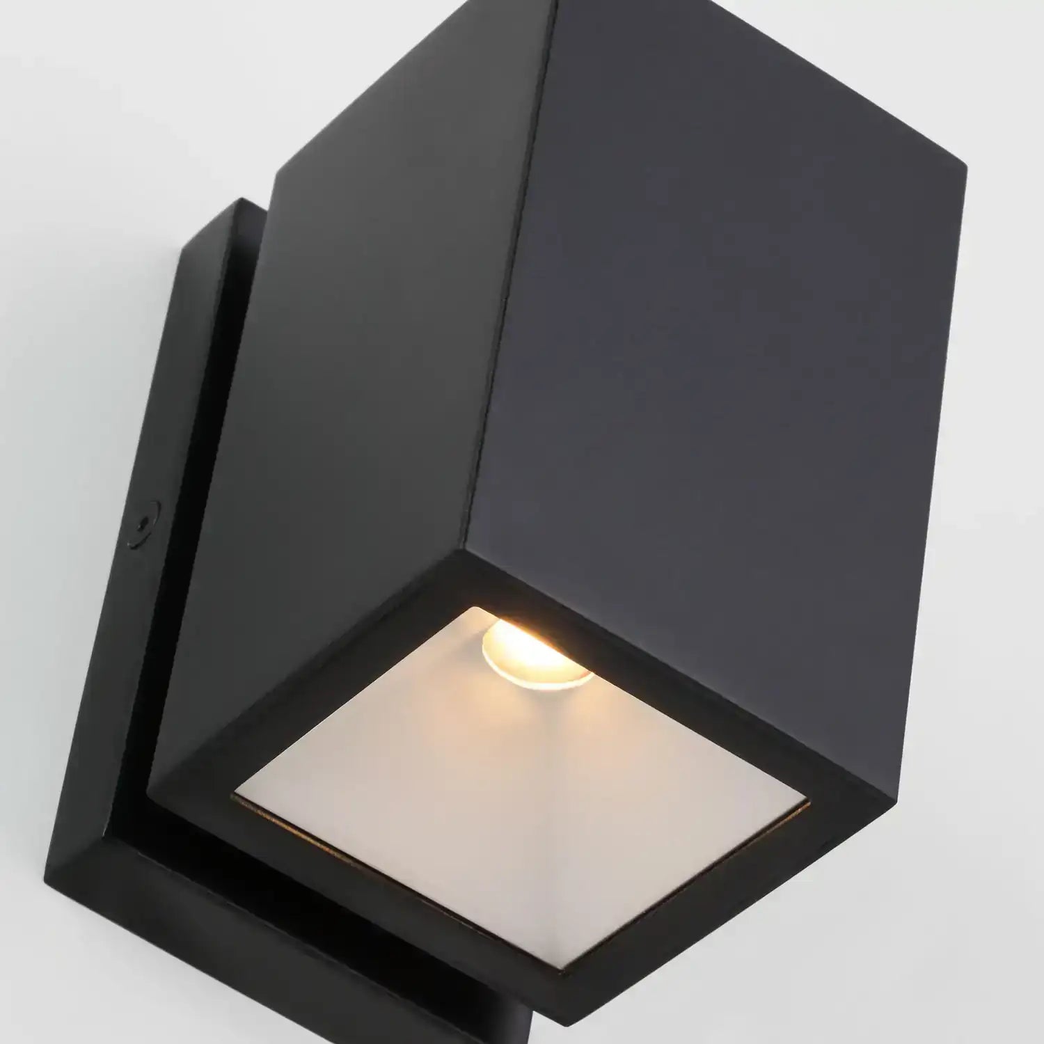 VISUAL COMFORT MODERN, PRESSA SQUARE WALL, OUTDOOR WALL LIGHTS