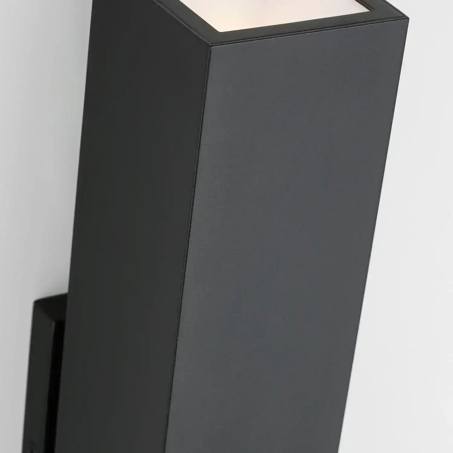VISUAL COMFORT MODERN, PRESSA SQUARE WALL, OUTDOOR WALL LIGHTS