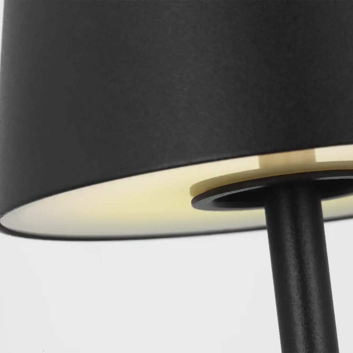 VISUAL COMFORT MODERN, NEVIS ACCENT RECHARGEABLE TABLE LAMP, TABLE LAMPS