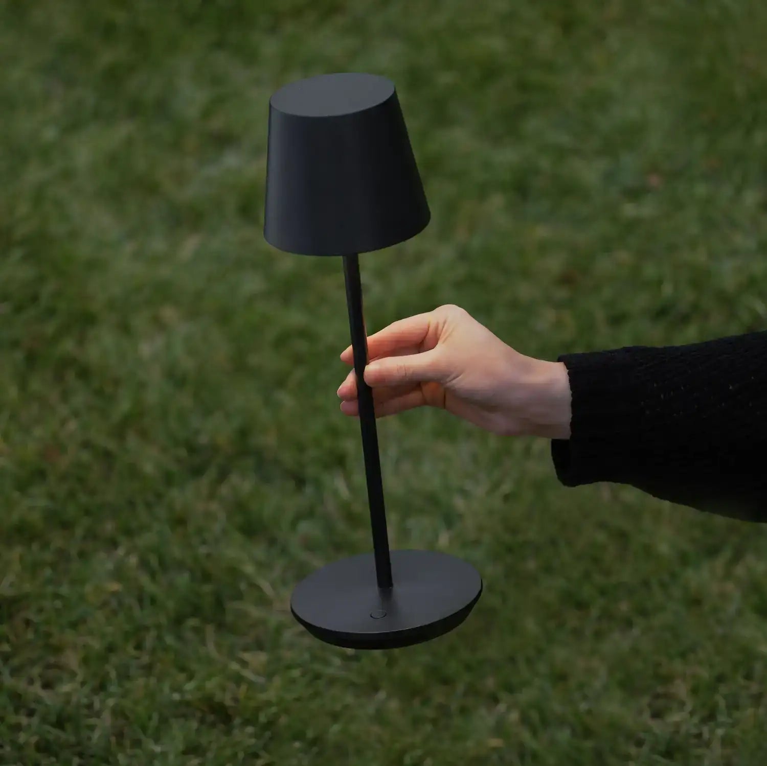VISUAL COMFORT MODERN, NEVIS ACCENT RECHARGEABLE TABLE LAMP, TABLE LAMPS