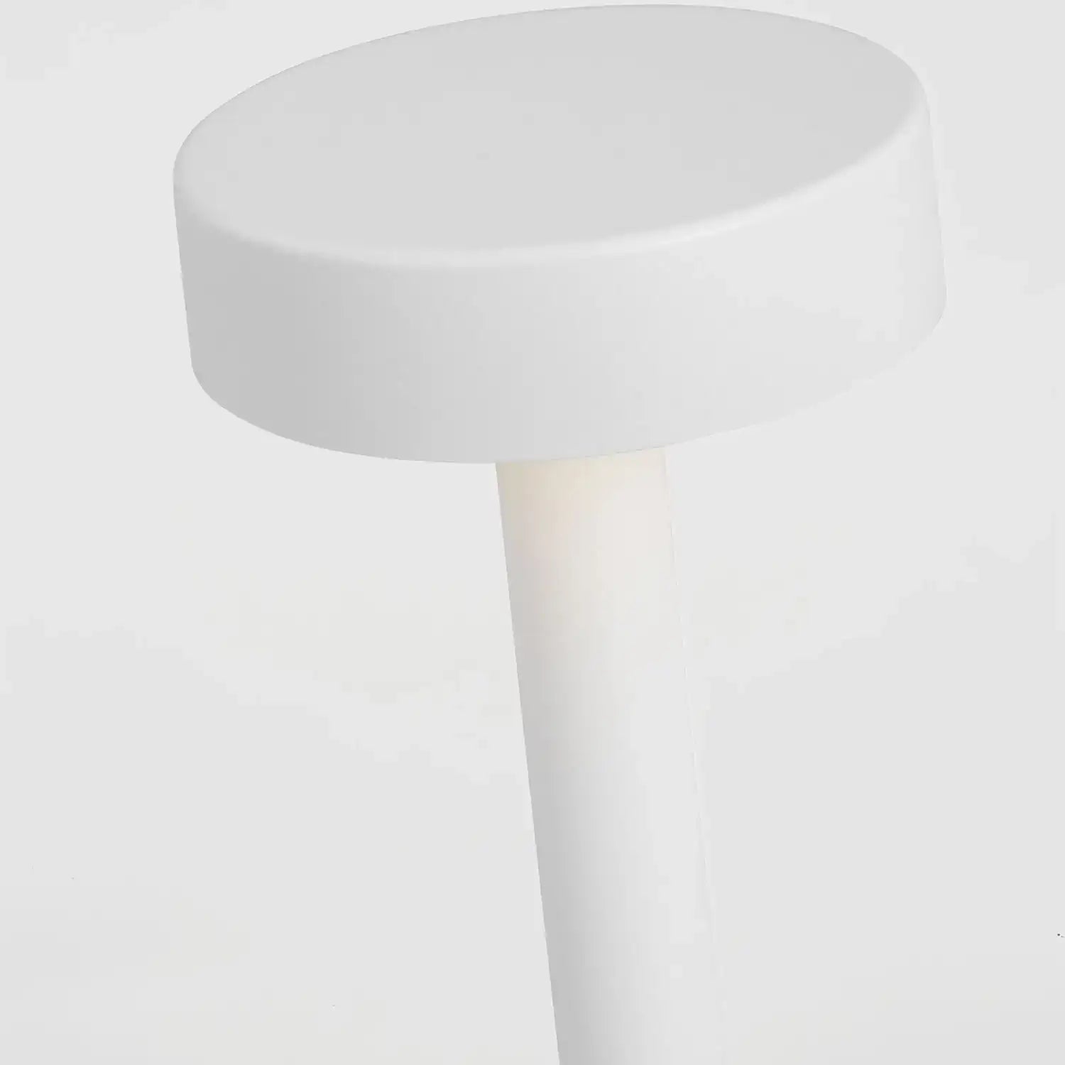 VISUAL COMFORT MODERN, MONETA ACCENT RECHARGEABLE TABLE LAMP, TABLE LAMPS