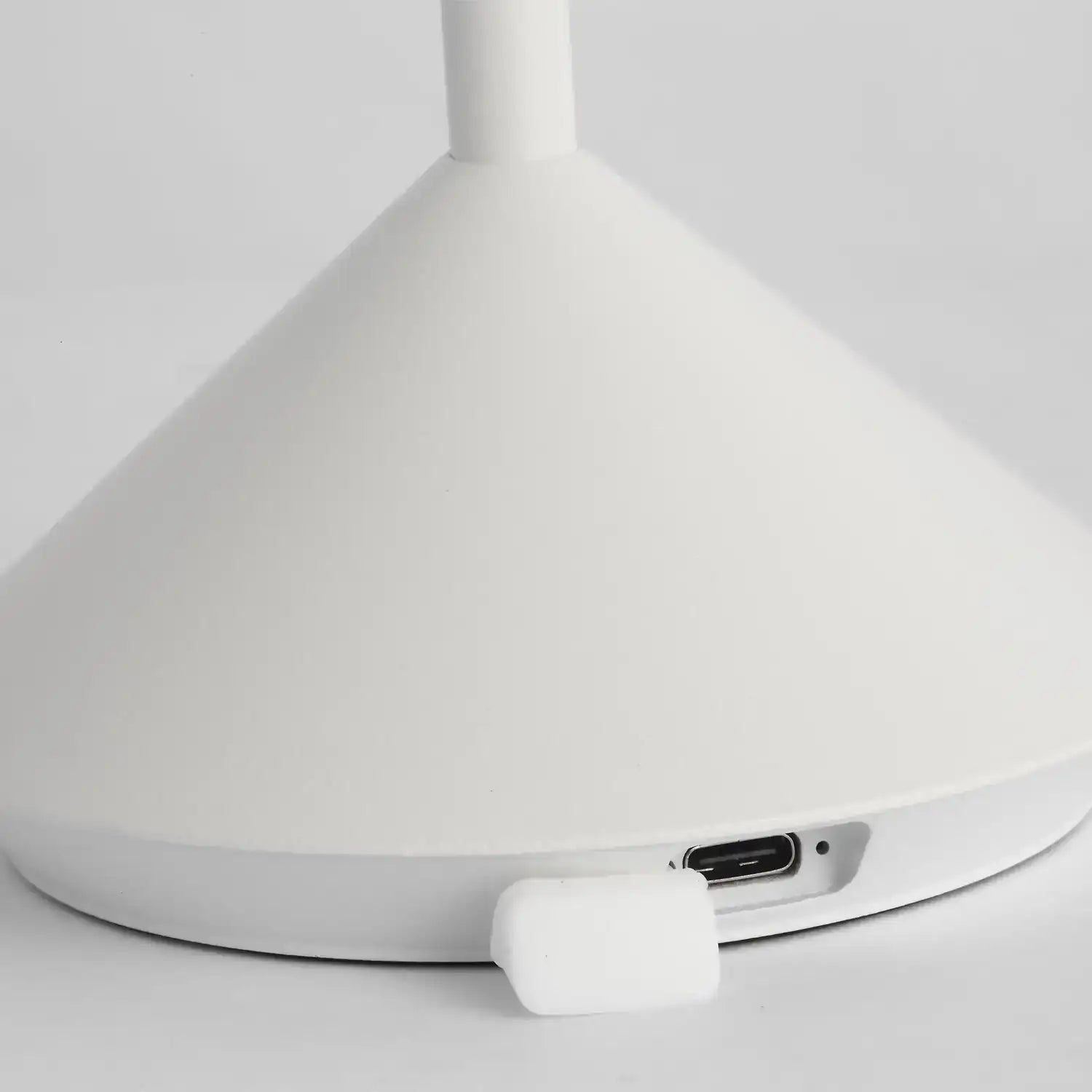 VISUAL COMFORT MODERN, MONETA ACCENT RECHARGEABLE TABLE LAMP, TABLE LAMPS