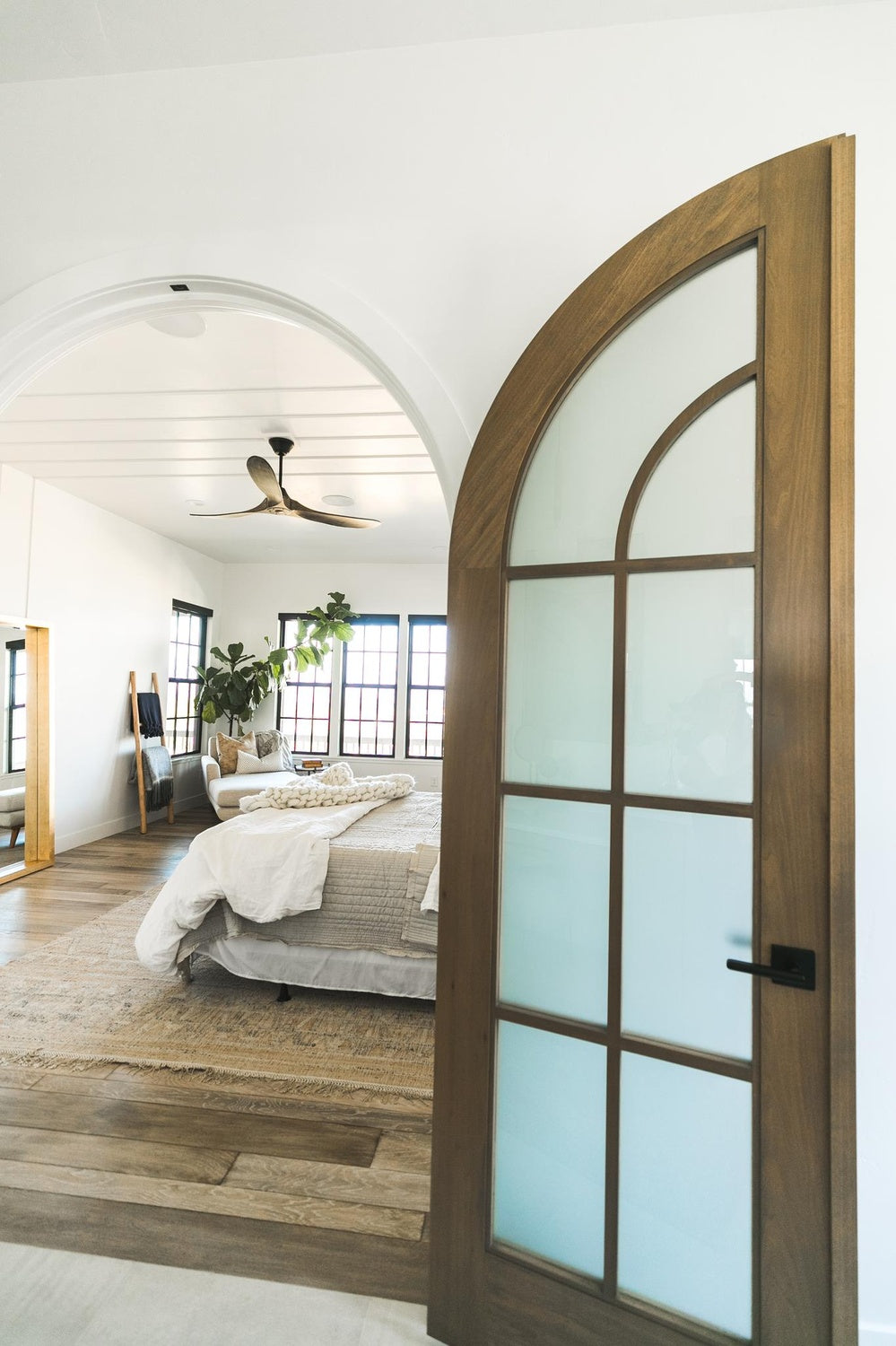 VISUAL COMFORT & CO., MAVERICK CEILING FAN, INDOOR CEILING FANS