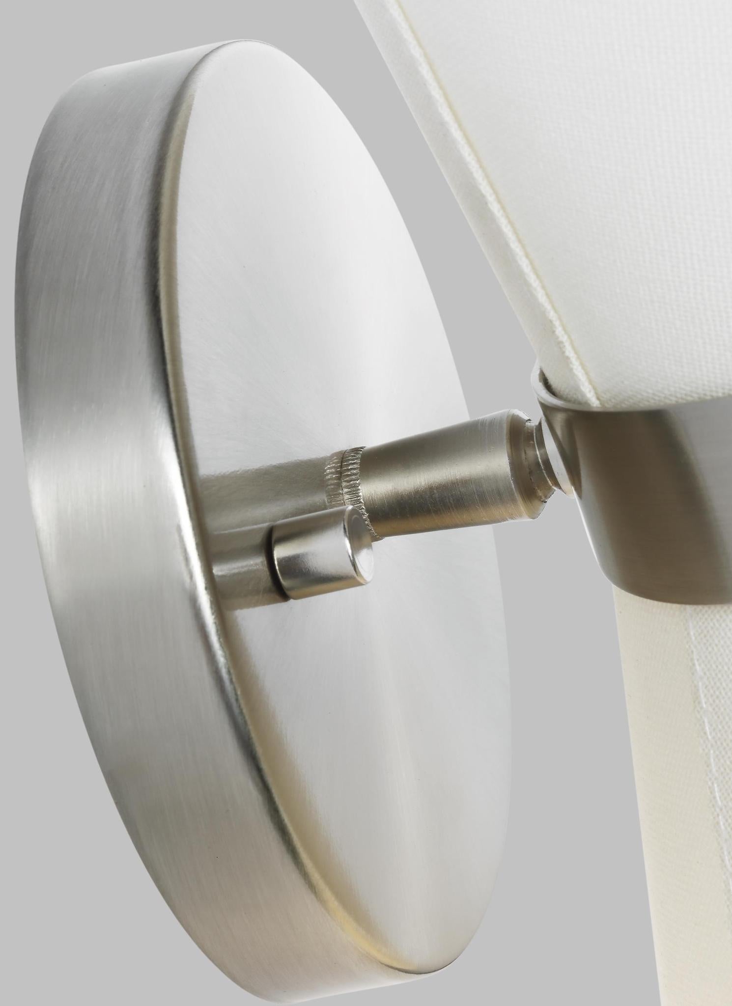 VISUAL COMFORT & CO. CLARK ONE LIGHT WALL / BATH SCONCE