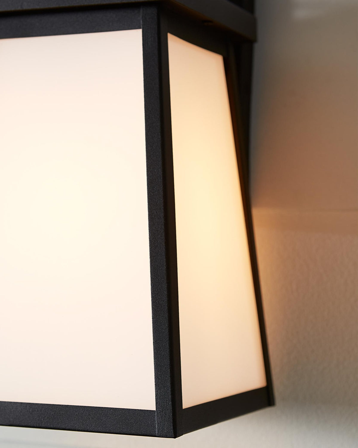 VISUAL COMFORT & CO., FOUNDERS ONE LIGHT OUTDOOR WALL LANTERN, OUTDOOR WALL LIGHTS