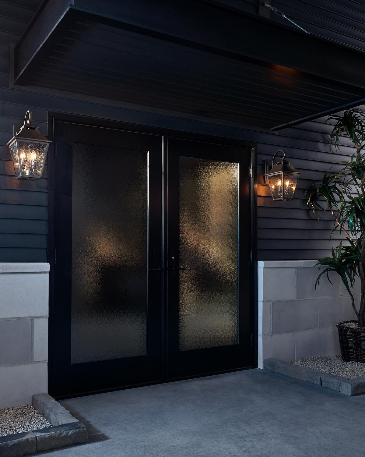 VISUAL COMFORT & CO., GALENA LANTERN, OUTDOOR WALL LIGHTS