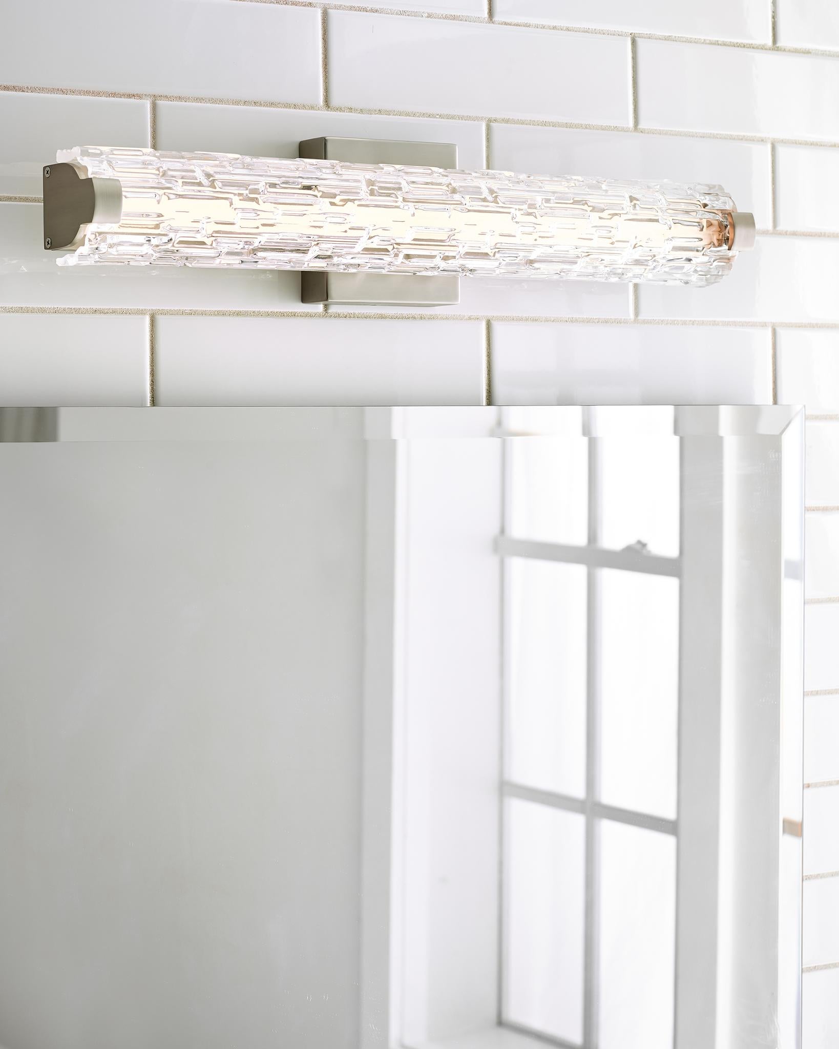 VISUAL COMFORT & CO., CUTLER STAGGERED GLASS LED VANITY, VANITY LIGHT
