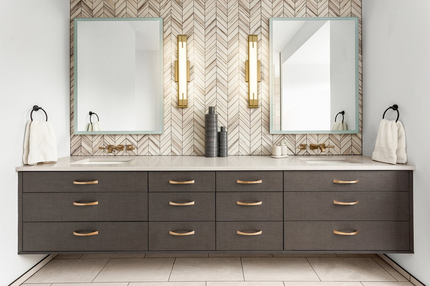 Z-LITE, CHASE VANITY, VANITY LIGHT
