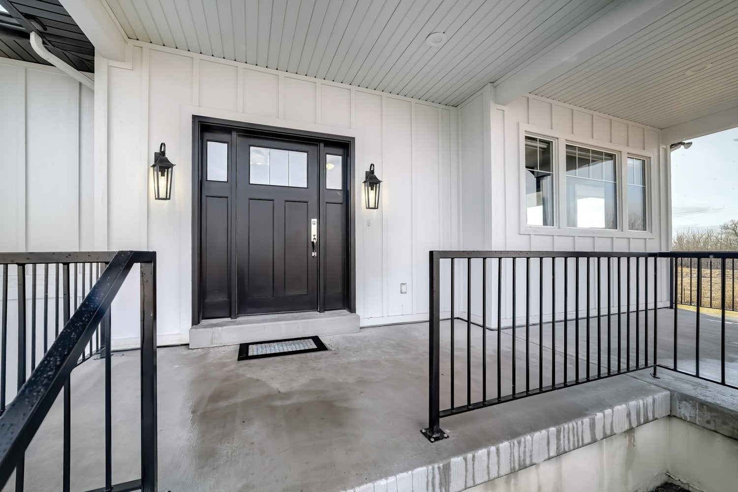 Z-LITE JENAMEES INC. 5008M-BK 05d5e93a-db9c-49b7-9633-9775d0fd9be9