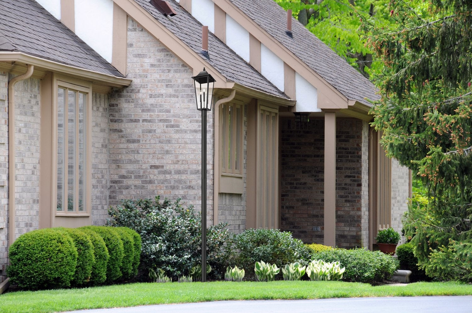 Z-LITE GANNON OUTDOOR POST MOUNTED FIXTURE - 5009P120 | 5008PHXLR-5009P120-B - Post