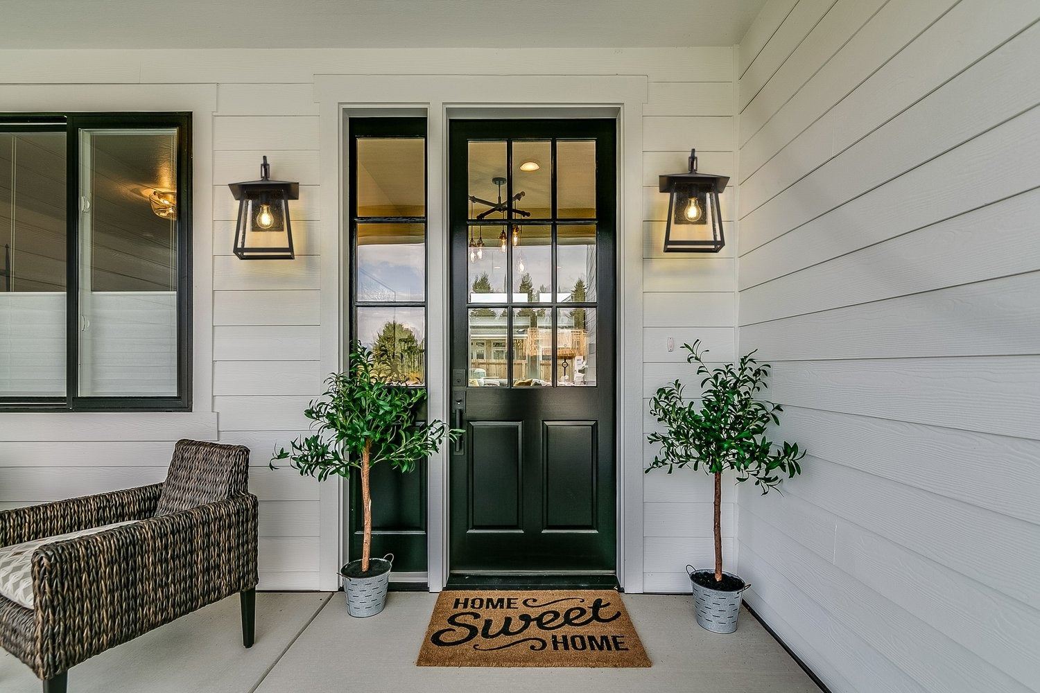 Z-LITE, RAINER OUTDOOR WALL LIGHT, OUTDOOR WALL LIGHTS