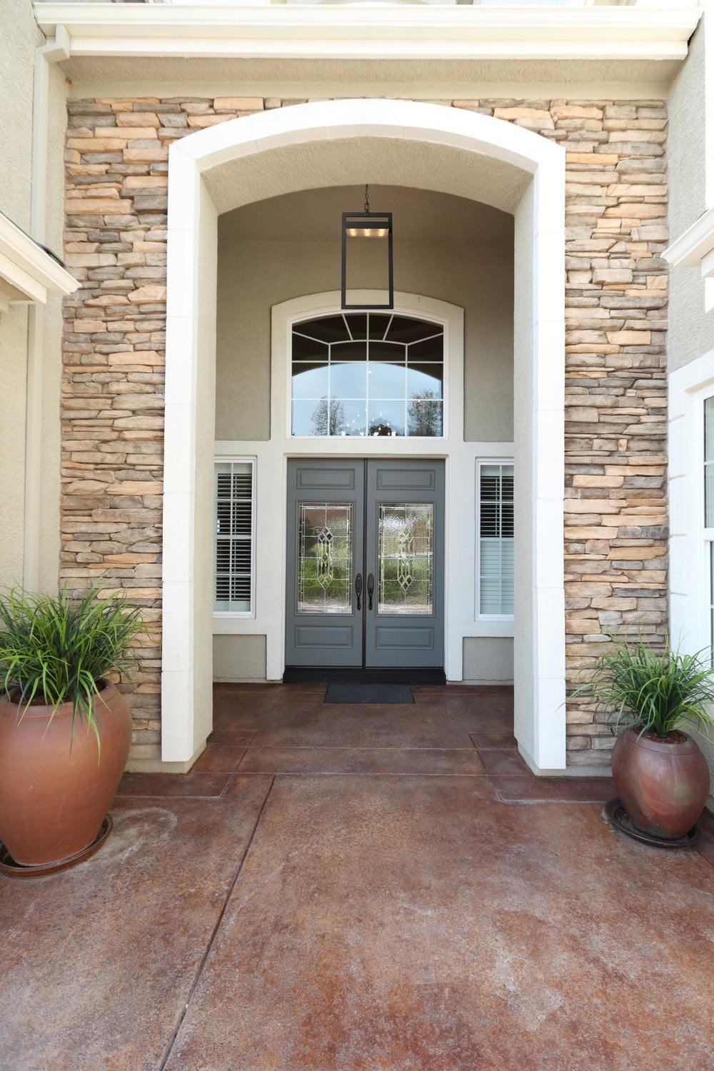 Z-LITE, LUTTREL OUTDOOR CHAIN MOUNT CEILING FIXTURE, OUTDOOR CEILING LIGHTS
