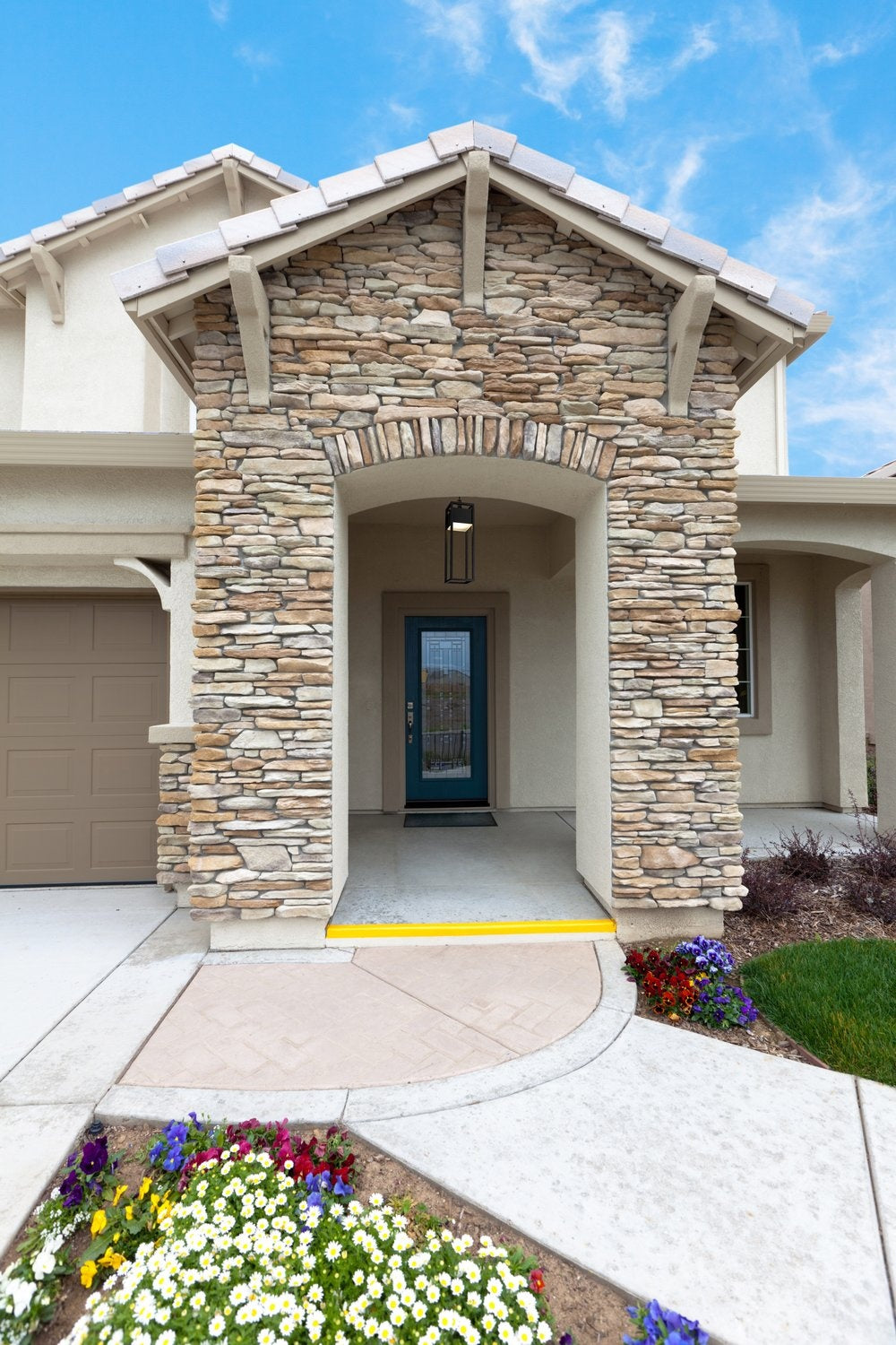 Z-LITE JENAMEES INC. 585CHB-BK-LED cb2dca0a-15f5-480a-b18a-d8ad1df16272