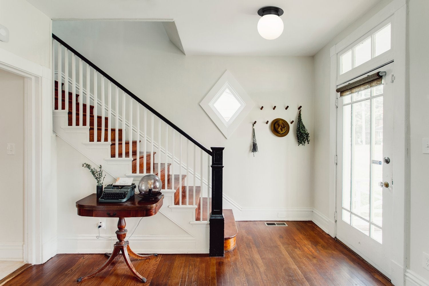 Z-LITE, CALHOUN FLUSH MOUNT, FLUSH MOUNT CEILING LIGHTS 