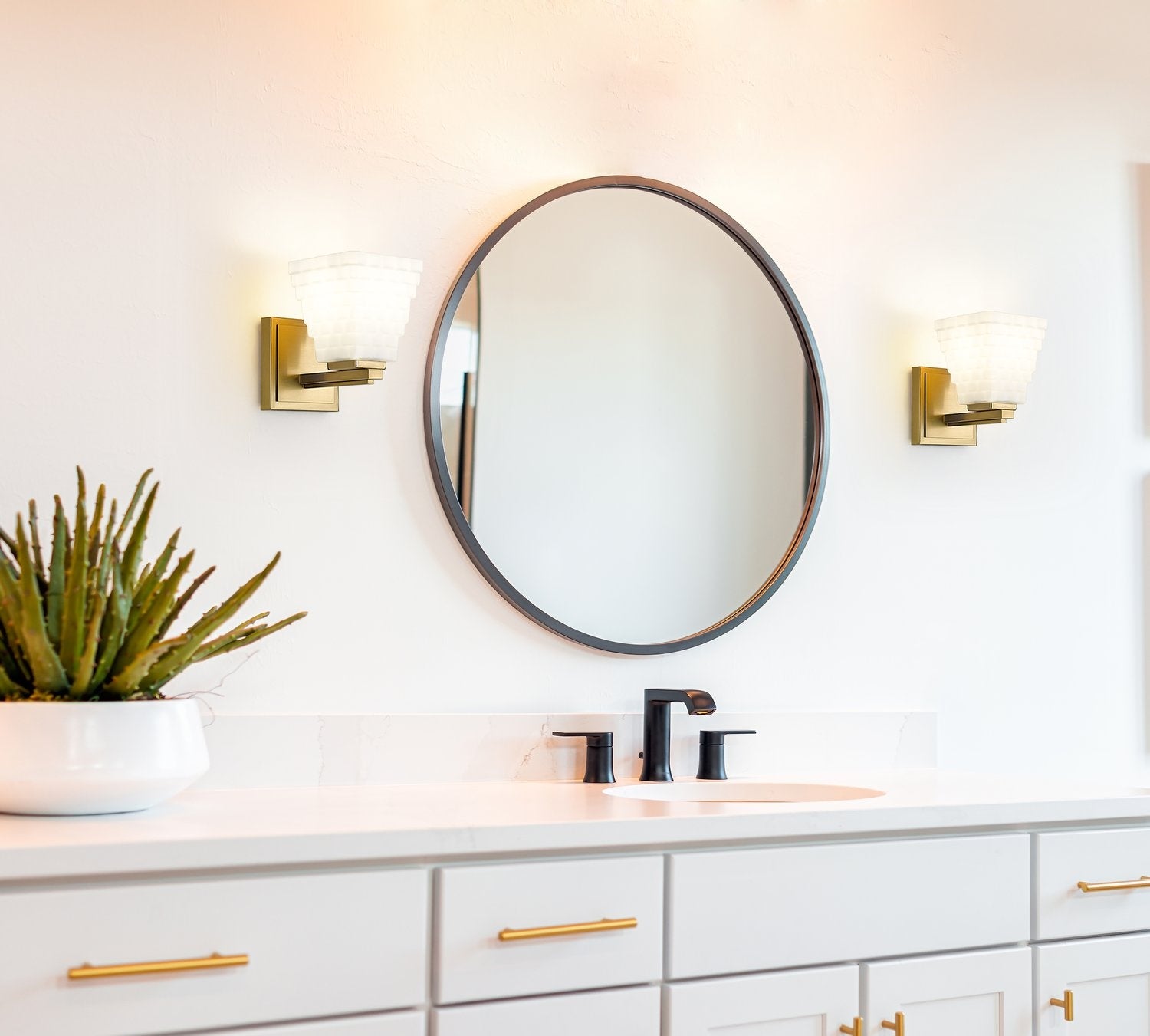 Z-LITE JENAMEES INC. 7514-1S-MGLD 42567d39-d078-4ffe-b352-724fcc271486