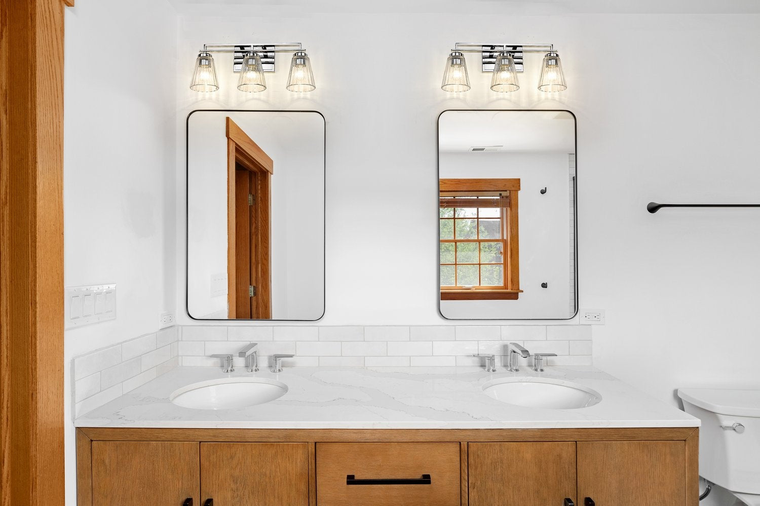 Z-LITE, LYNA VANITY, VANITY LIGHT