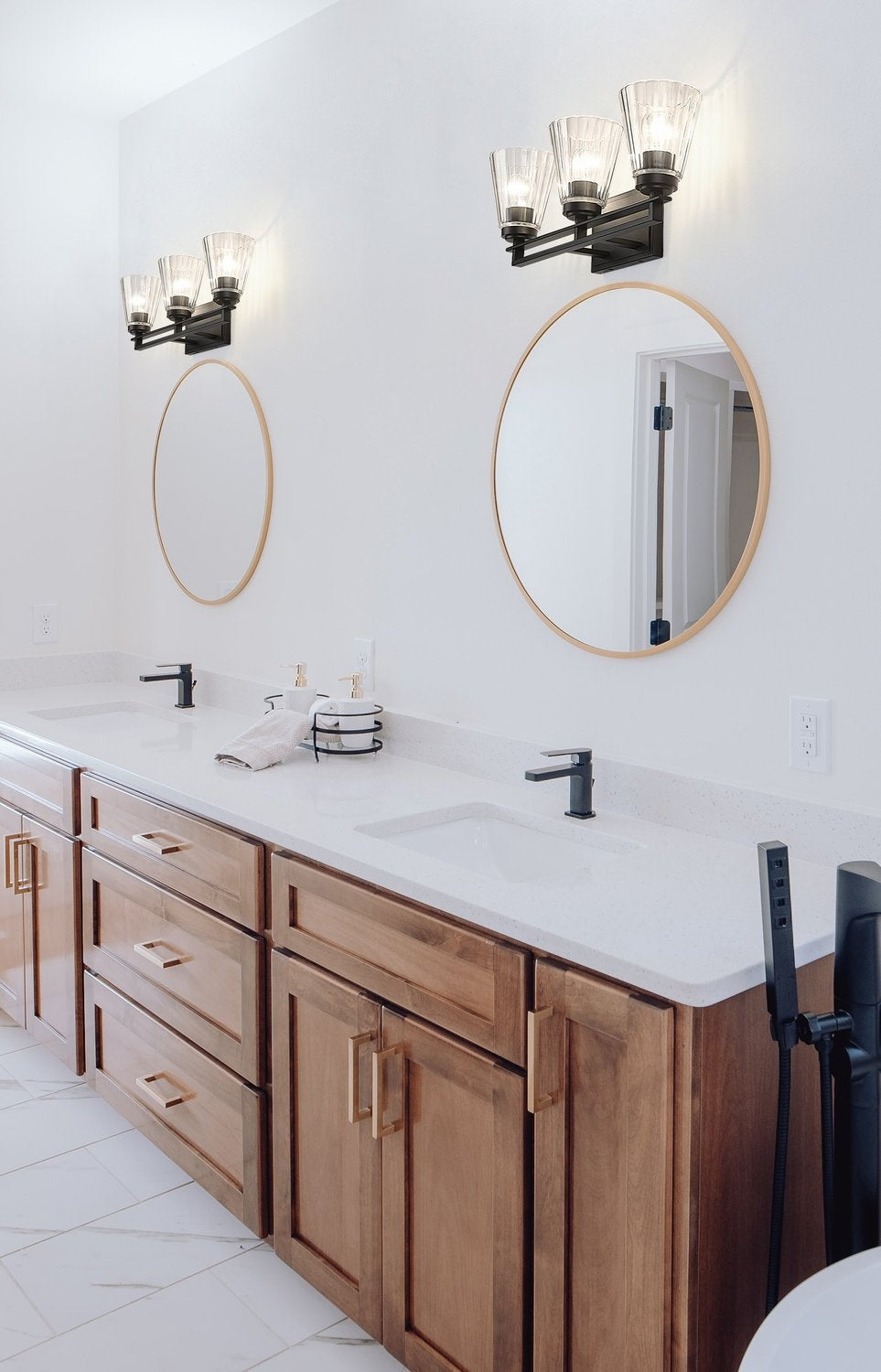 Z-LITE, LYNA VANITY, VANITY LIGHT
