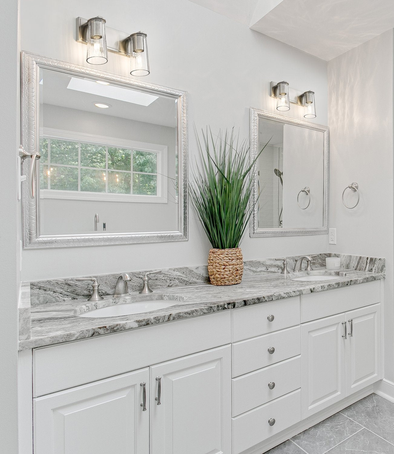 Z-LITE, TITUS VANITY, VANITY LIGHT